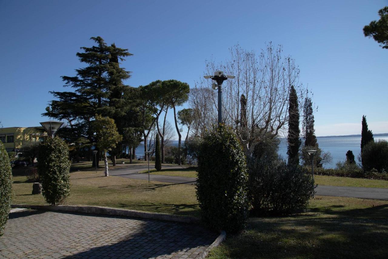 Lato Soleggiato @Gardazzurro Apartment Padenghe sul Garda Exterior photo